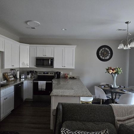 Gorgeous 3 Bedroom Home With Cable Tv In All Rooms & Free Wi-Fi Конкорд Экстерьер фото