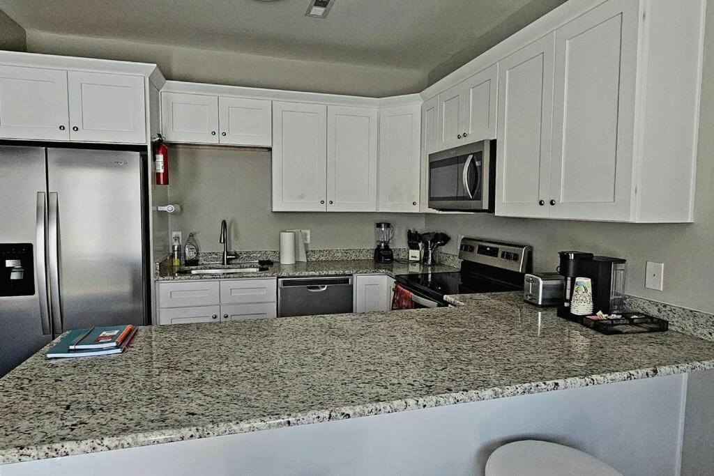 Gorgeous 3 Bedroom Home With Cable Tv In All Rooms & Free Wi-Fi Конкорд Экстерьер фото